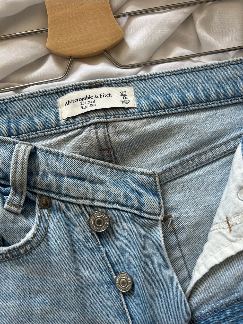 Abercrombie & Fitch The Dad High Rise Crossover Waist Jeans W25 - Picture 7 of 7